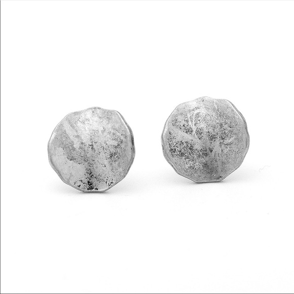 🌈 dainty earrings - Picture 4 of 5